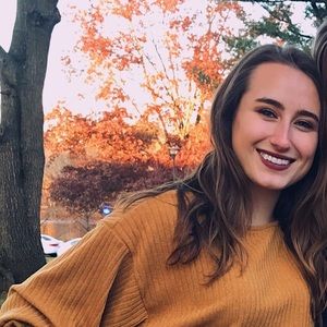 Meet your Posher, Lydia